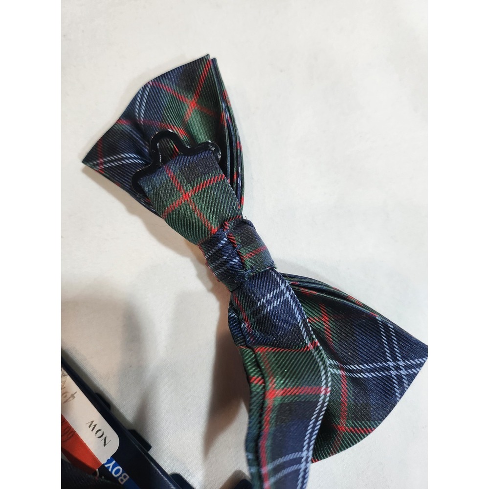 New With Tag Nautica Adjustable Deep Sea Tartan Bow Tie 70% Silk/30% Polyester